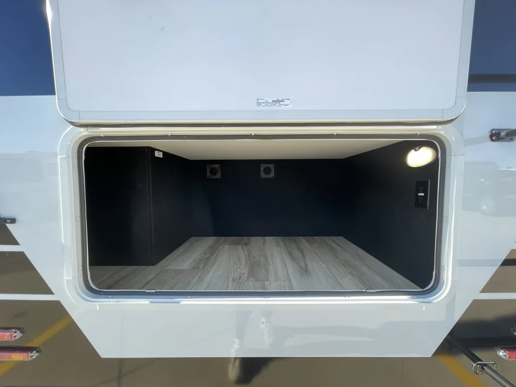 2027 Brinkley Model I 290, Photos photo 18