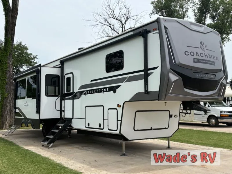 2025 Coachmen Brookstone 318RLL - Photo 2