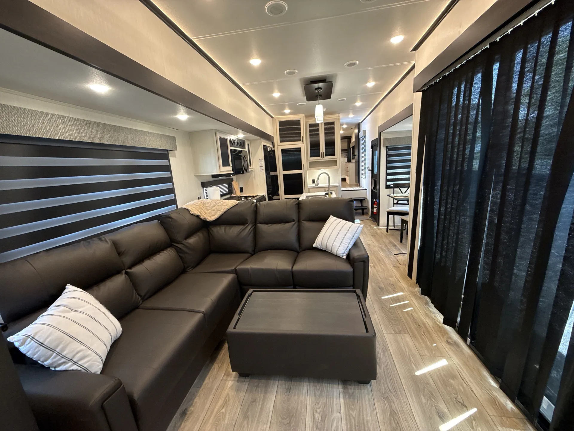 2025 Forest River Sabre 33RLP - Photo 4