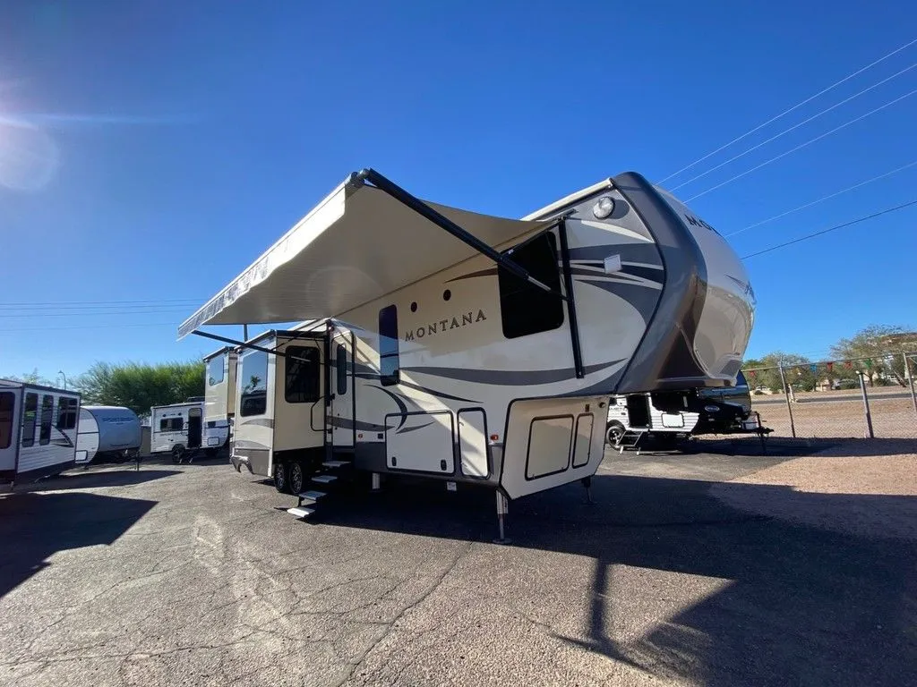 2016 KEYSTONE RV MONTANA 3791RD - Main photo
