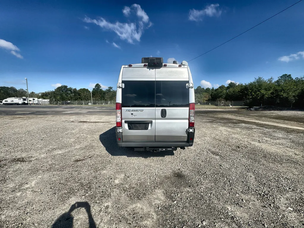 2017 Winnebago Travato 59G, Photos photo 3