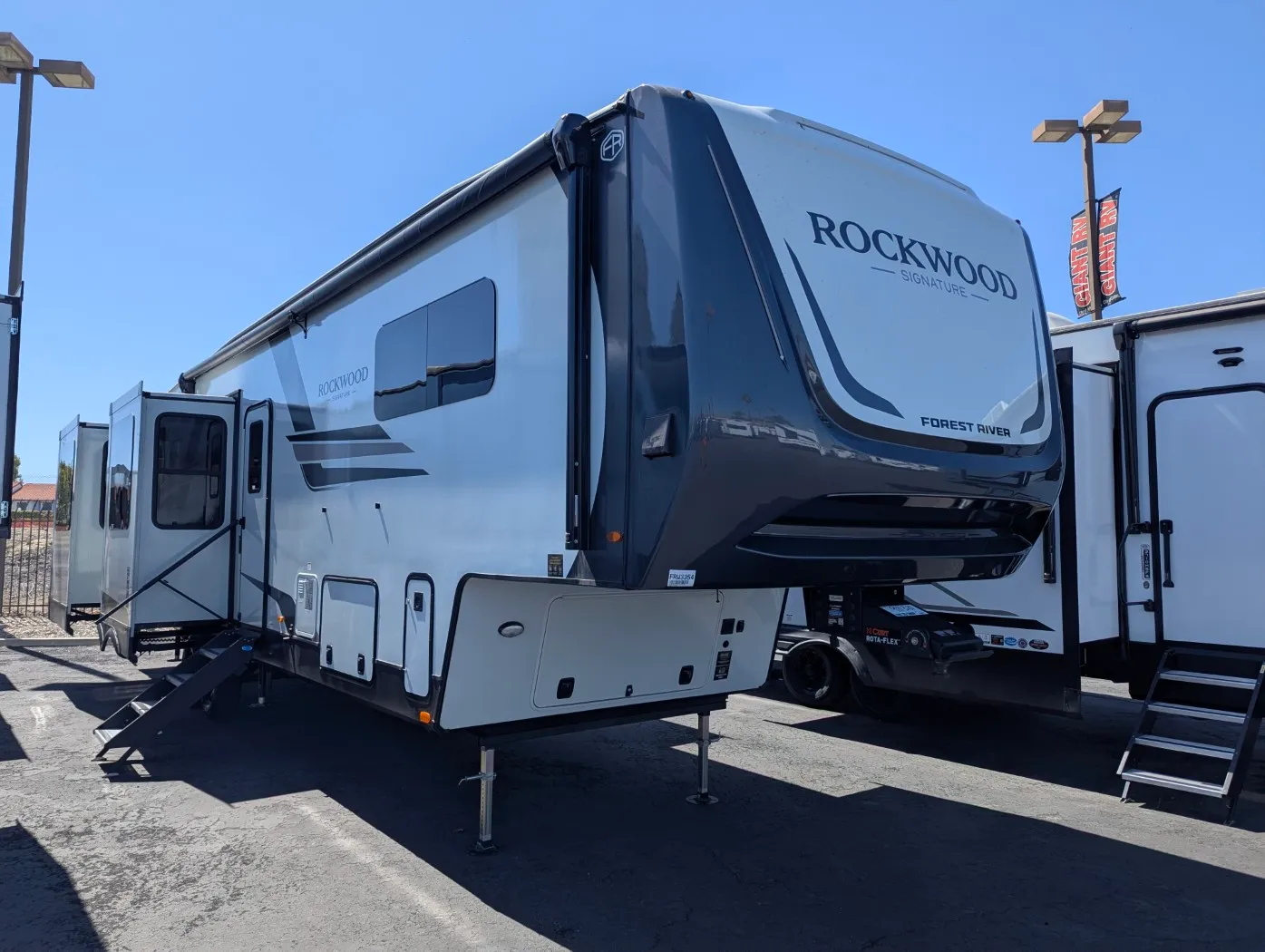 2026 Forest River Rockwood Signature 404SRK - Photo 2