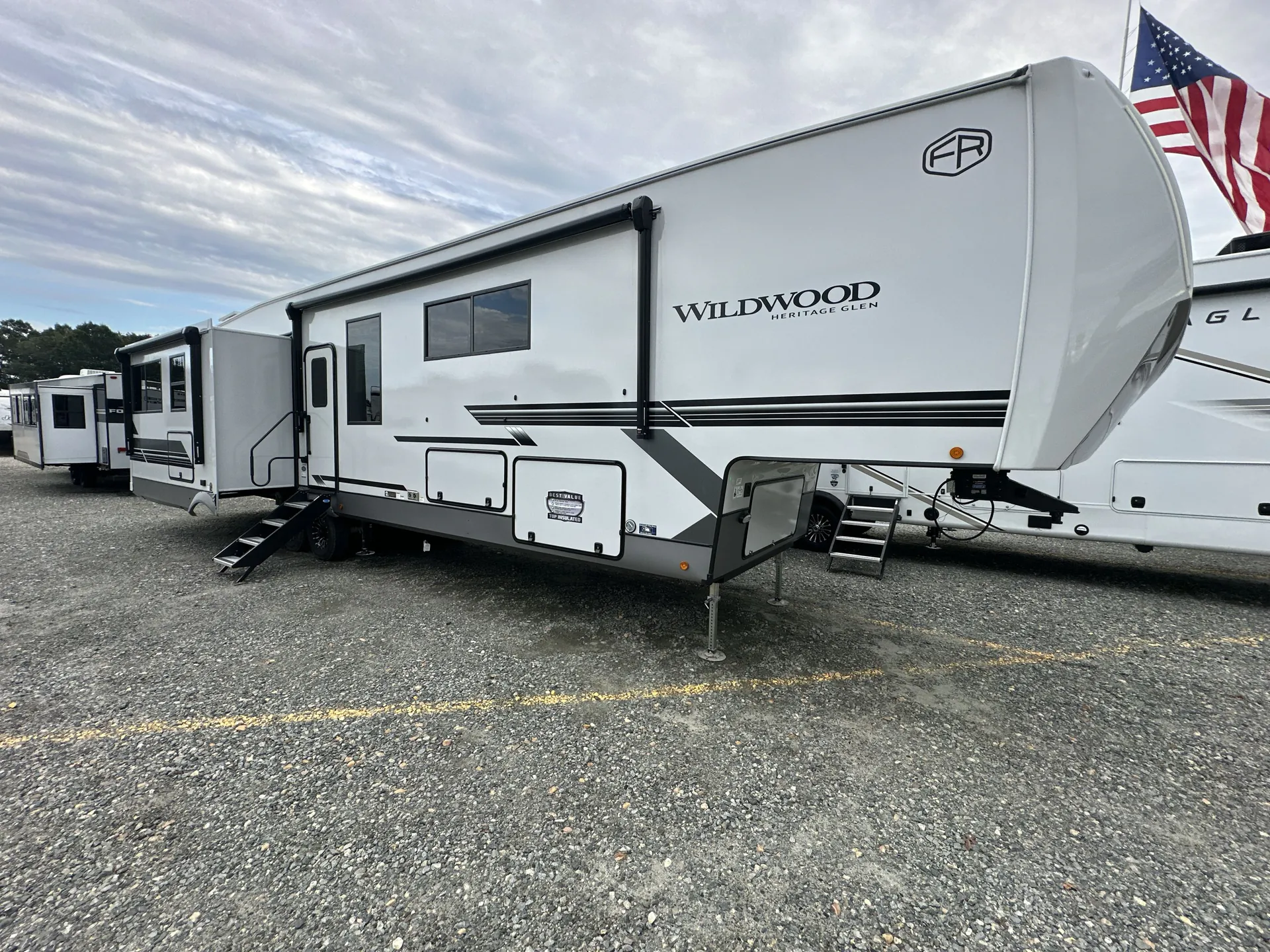 2027 Forest River Wildwood Heritage Glen 380WDR — campside