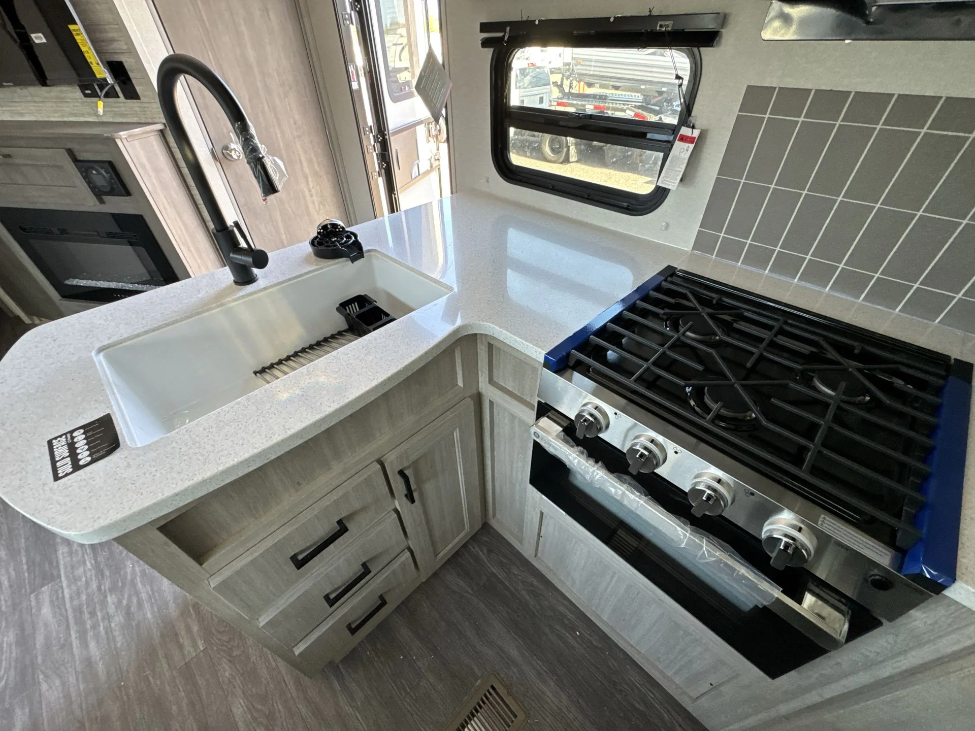 2026 Forest River Aurora 29TQS — Photo 5