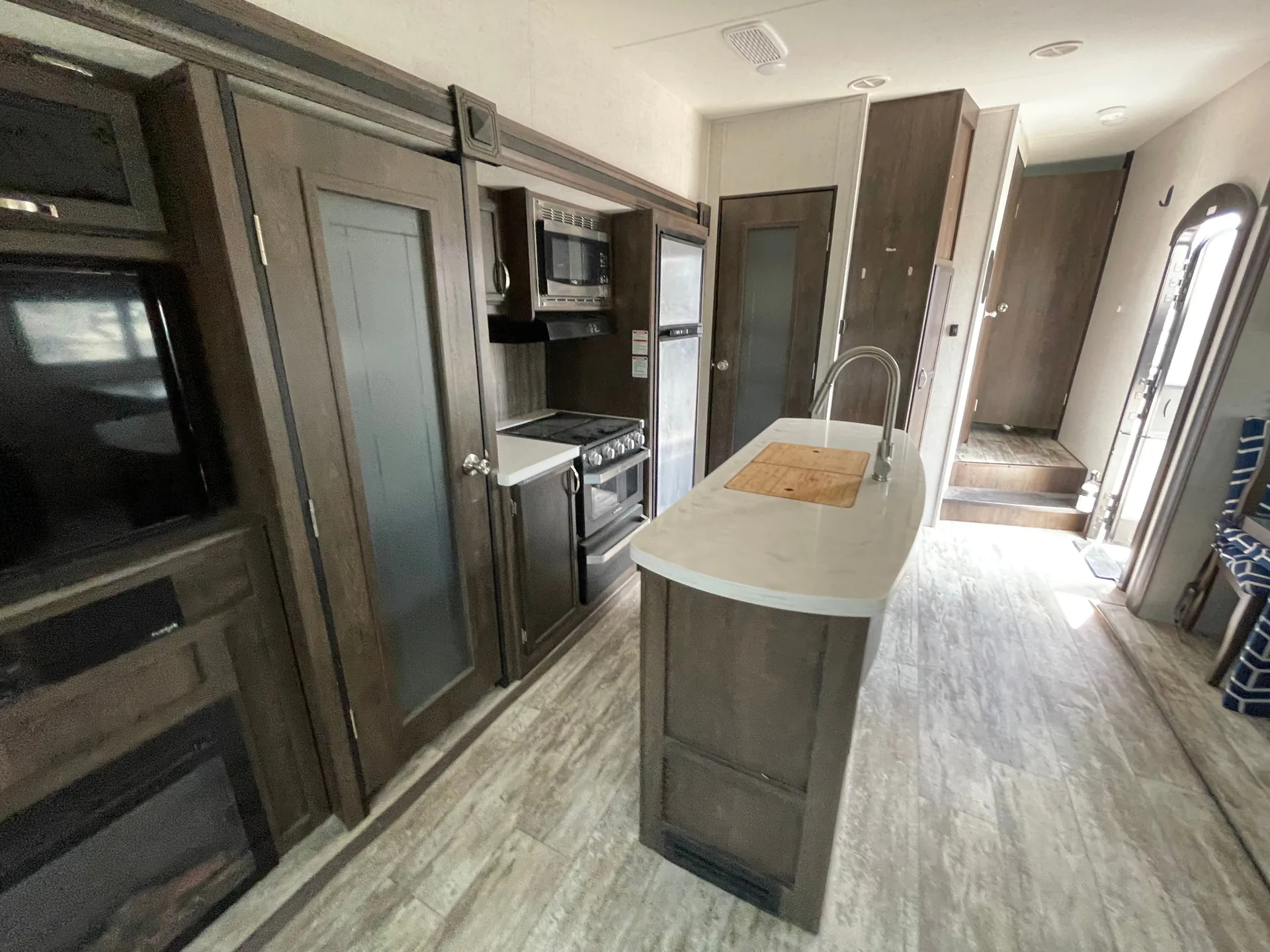 2019 Starcraft Telluride 292RLS - Photo 2