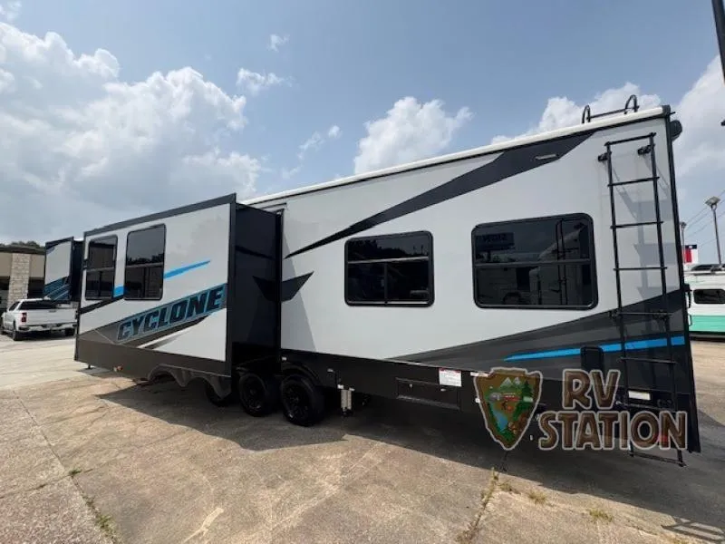 2025 Heartland Cyclone New    4008 - Photo 3