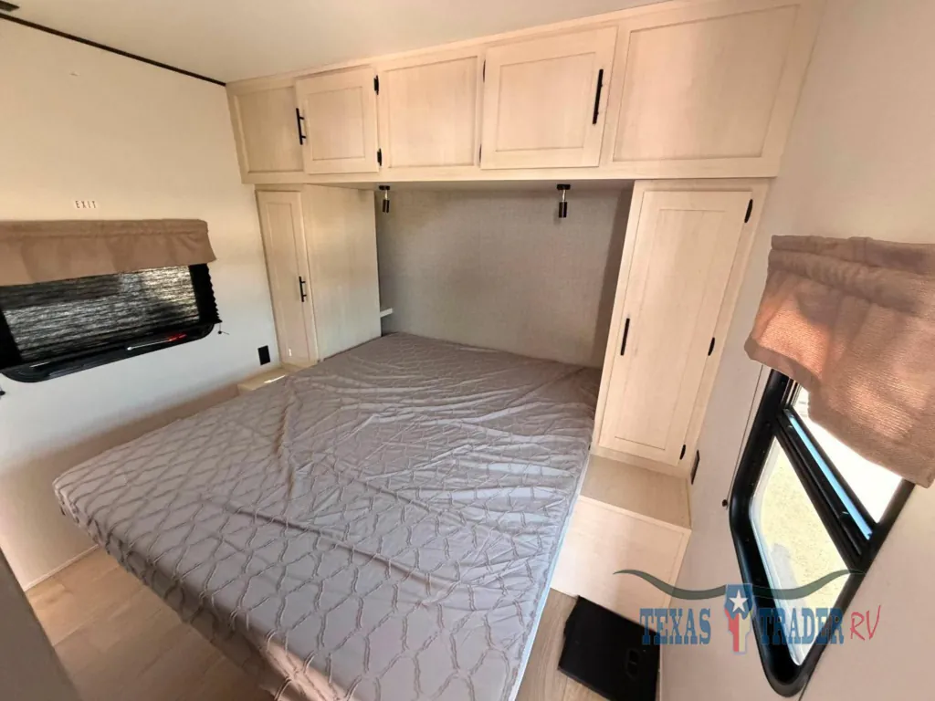 2027 Shasta i-5 Edition 532BEDS, Photos photo 10