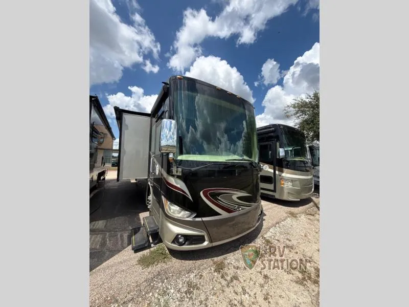 2015 Tiffin Motorhomes Phaeton Used    36 GH - Main photo