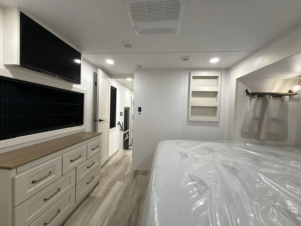 2027 Brinkley Model G 3970, Photos photo 22