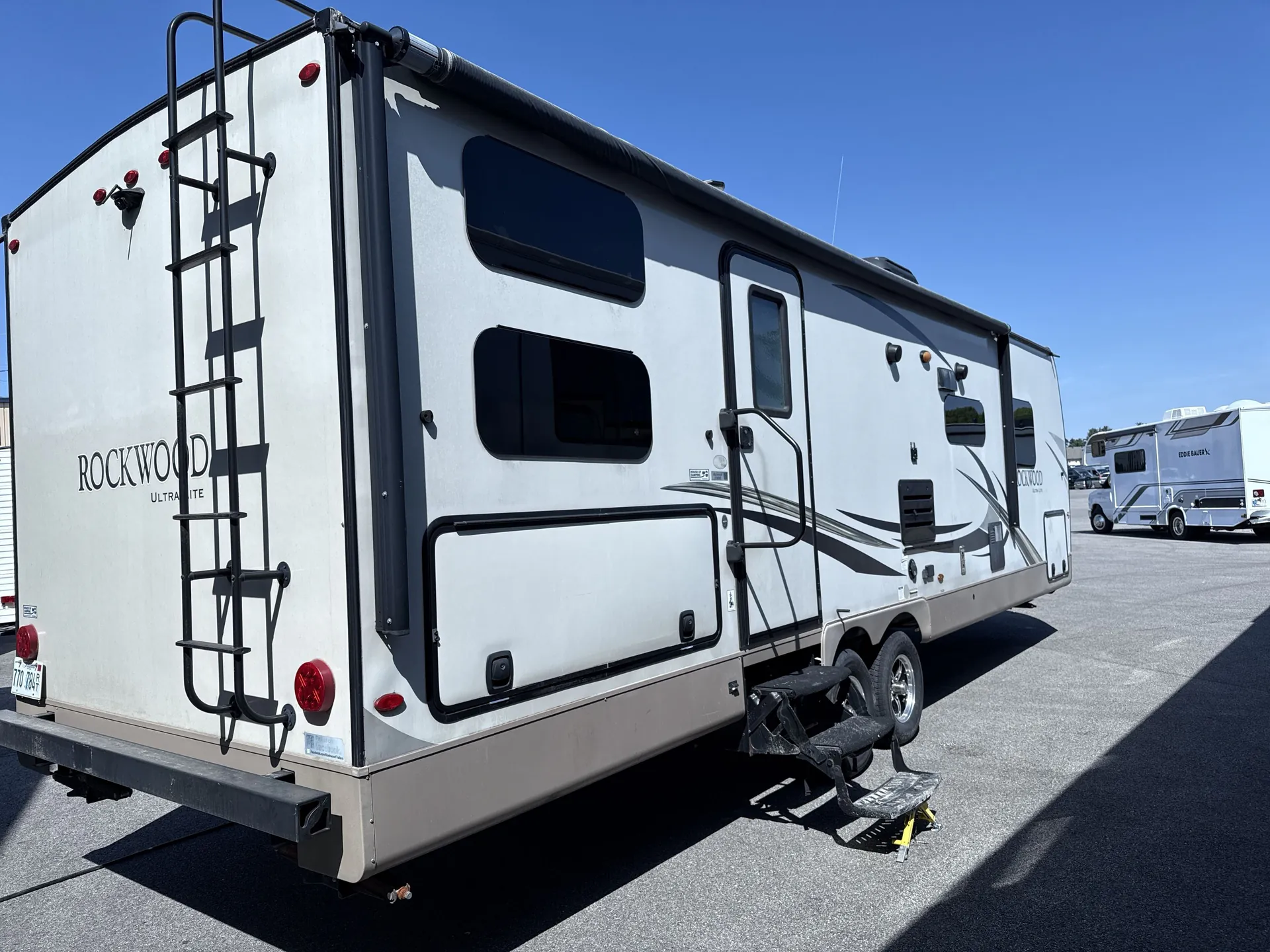 2019 Forest River Rockwood Ultra Lite 2706WS — campside