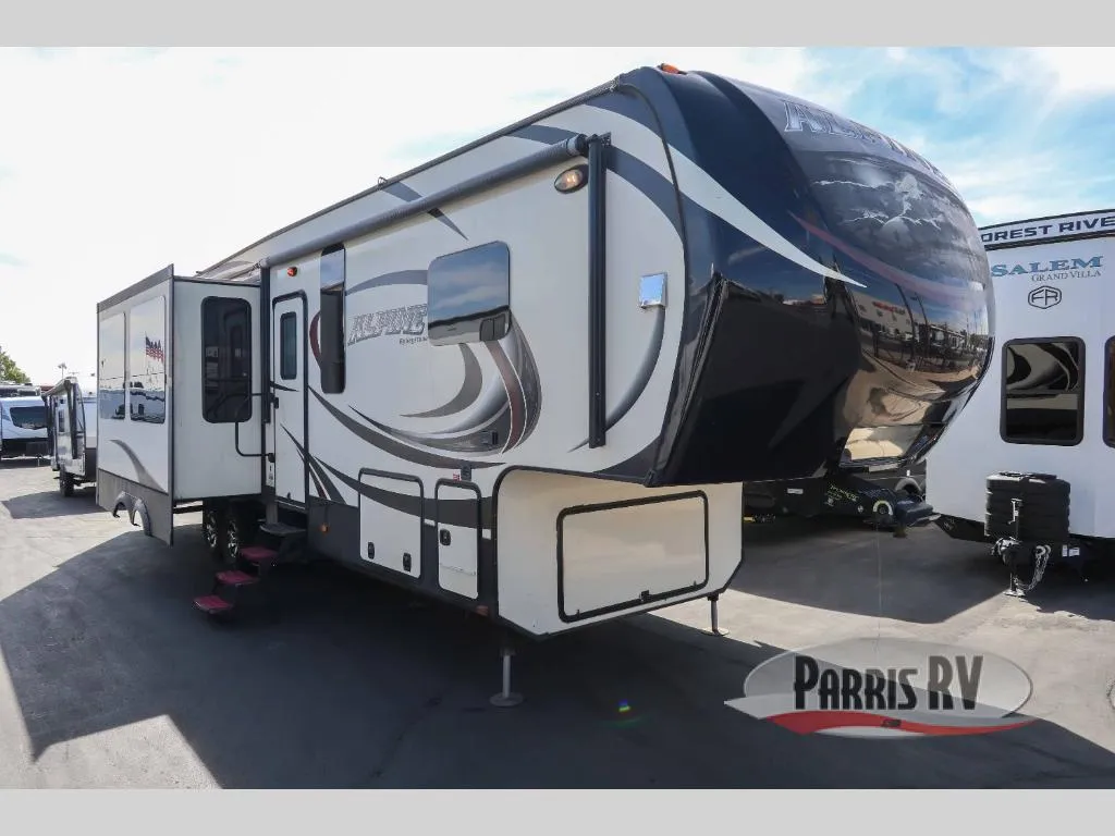 2015 Keystone Alpine 3900RE - Photo 2