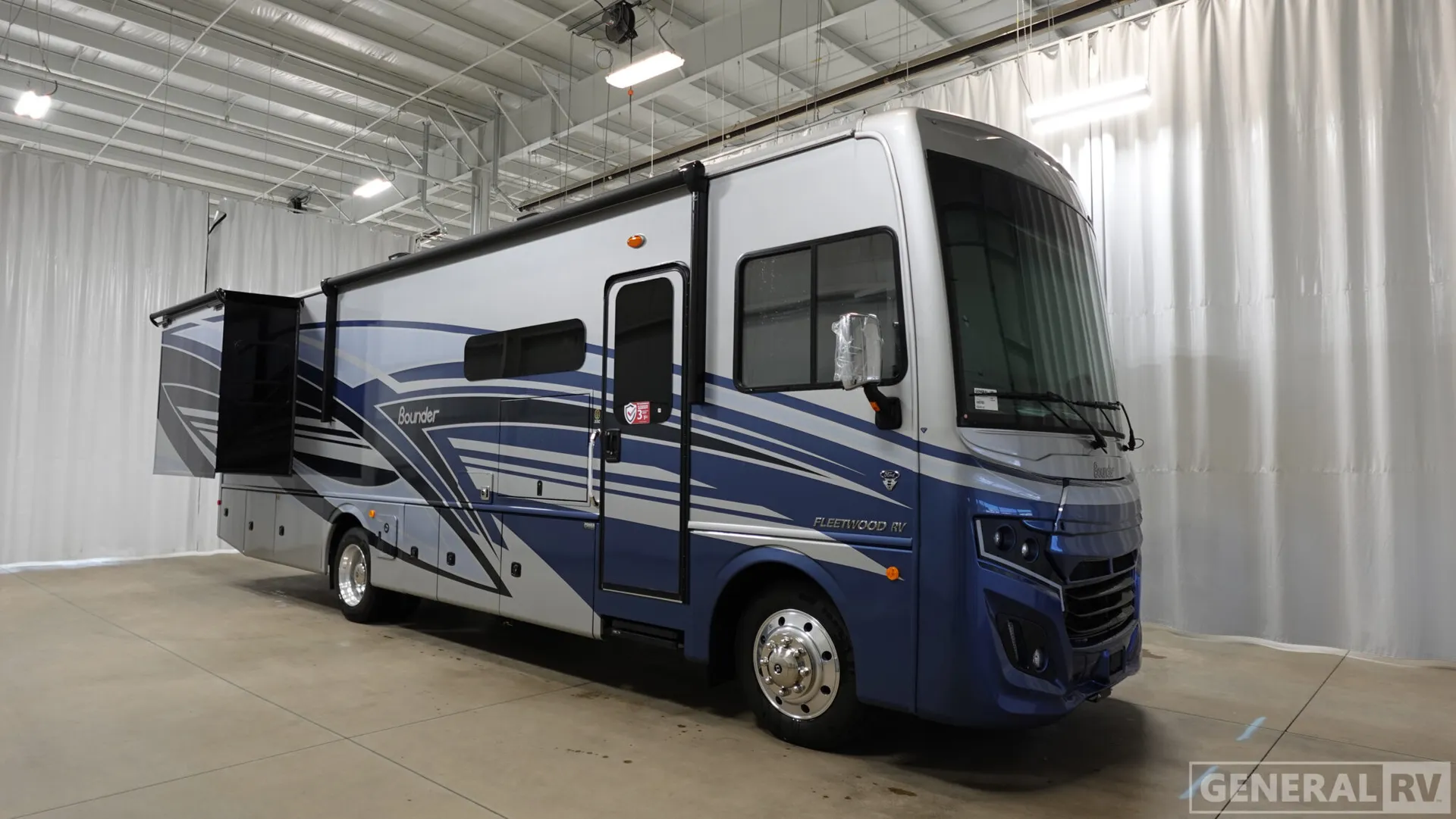 2026 Fleetwood Bounder 33C - Photo 2