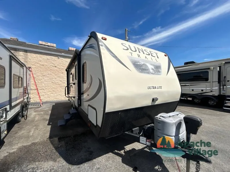 2016 CrossRoads RV Sunset Trail Ultra Lite 237BH - Main photo