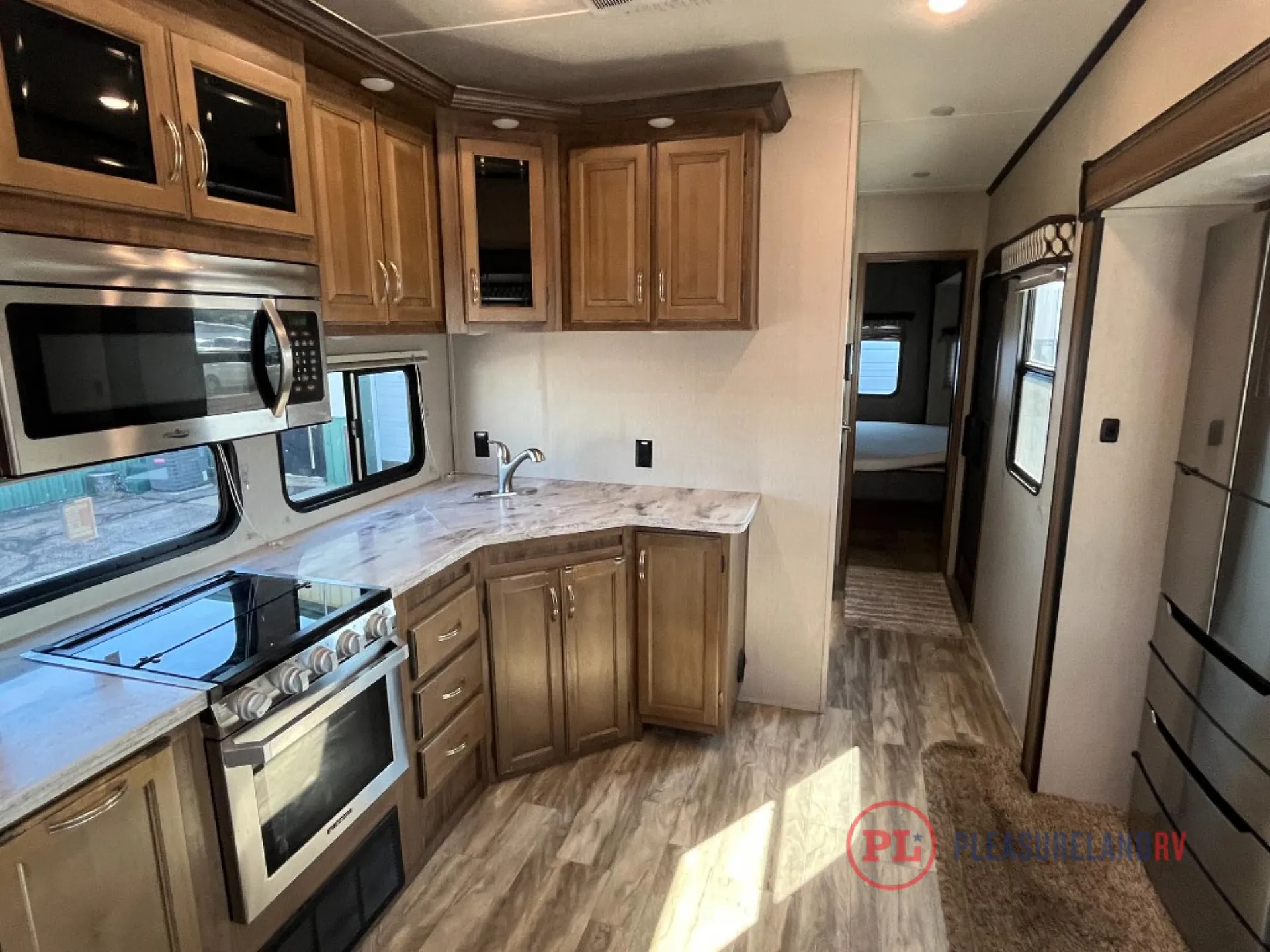 2020 Coachmen Chaparral 370FL - Photo 4