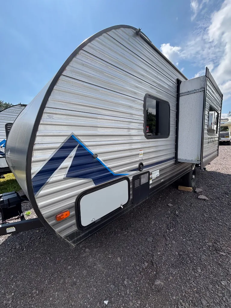 2023 Coachmen Catalina Summit Series 7 184FQS - Photo 4