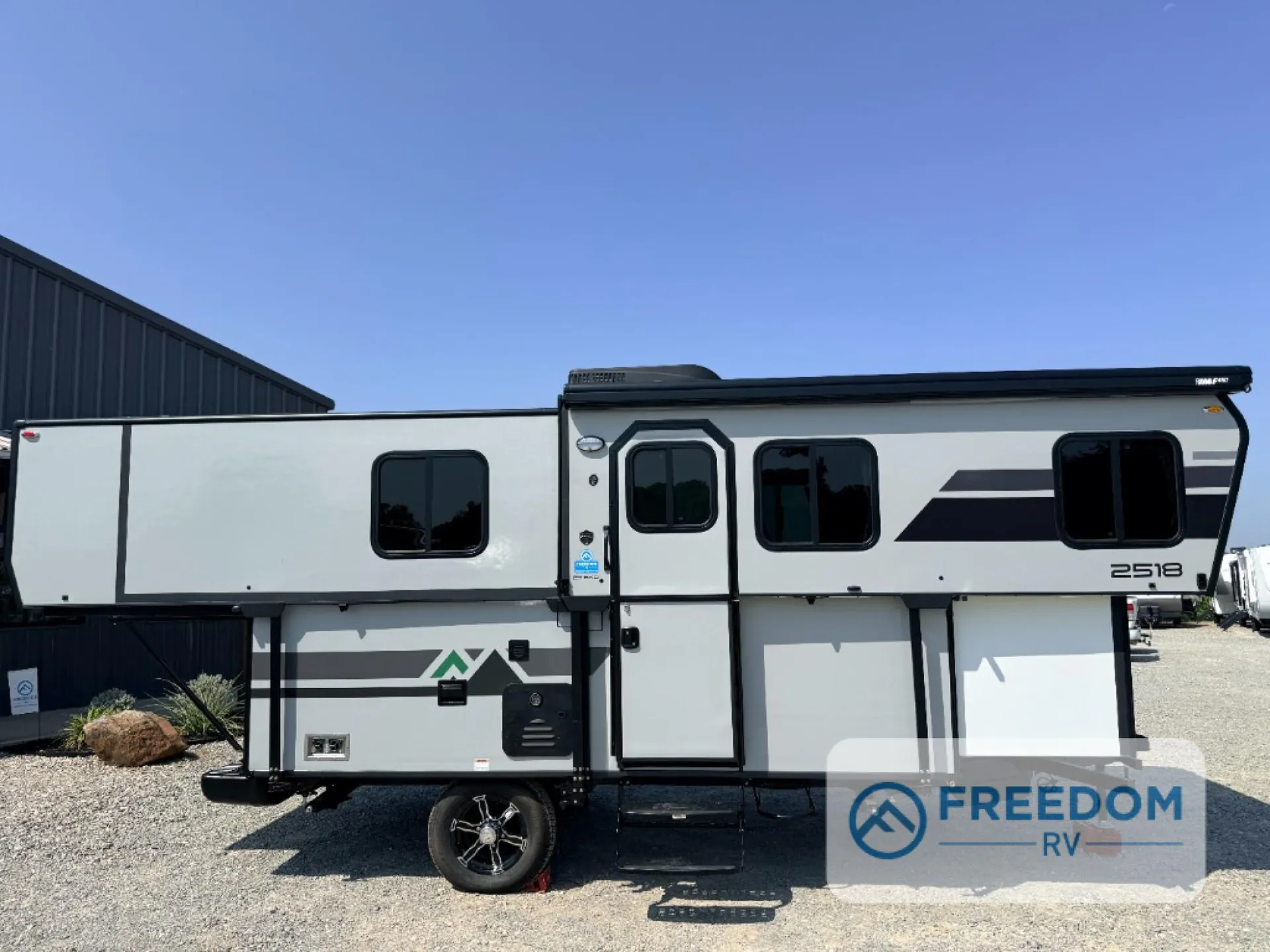2027 TrailManor 2518 Series 2518KD - Photo 3