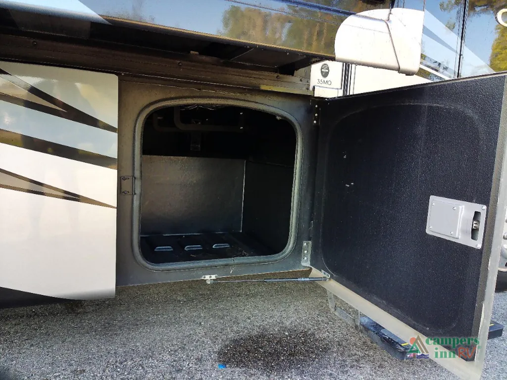 2021 Thor Motor Coach Challenger 35MQ, Photos photo 20
