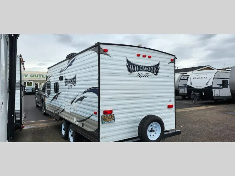 2015 Forest River RV Wildwood X-Lite 181BHXL - Photo 4