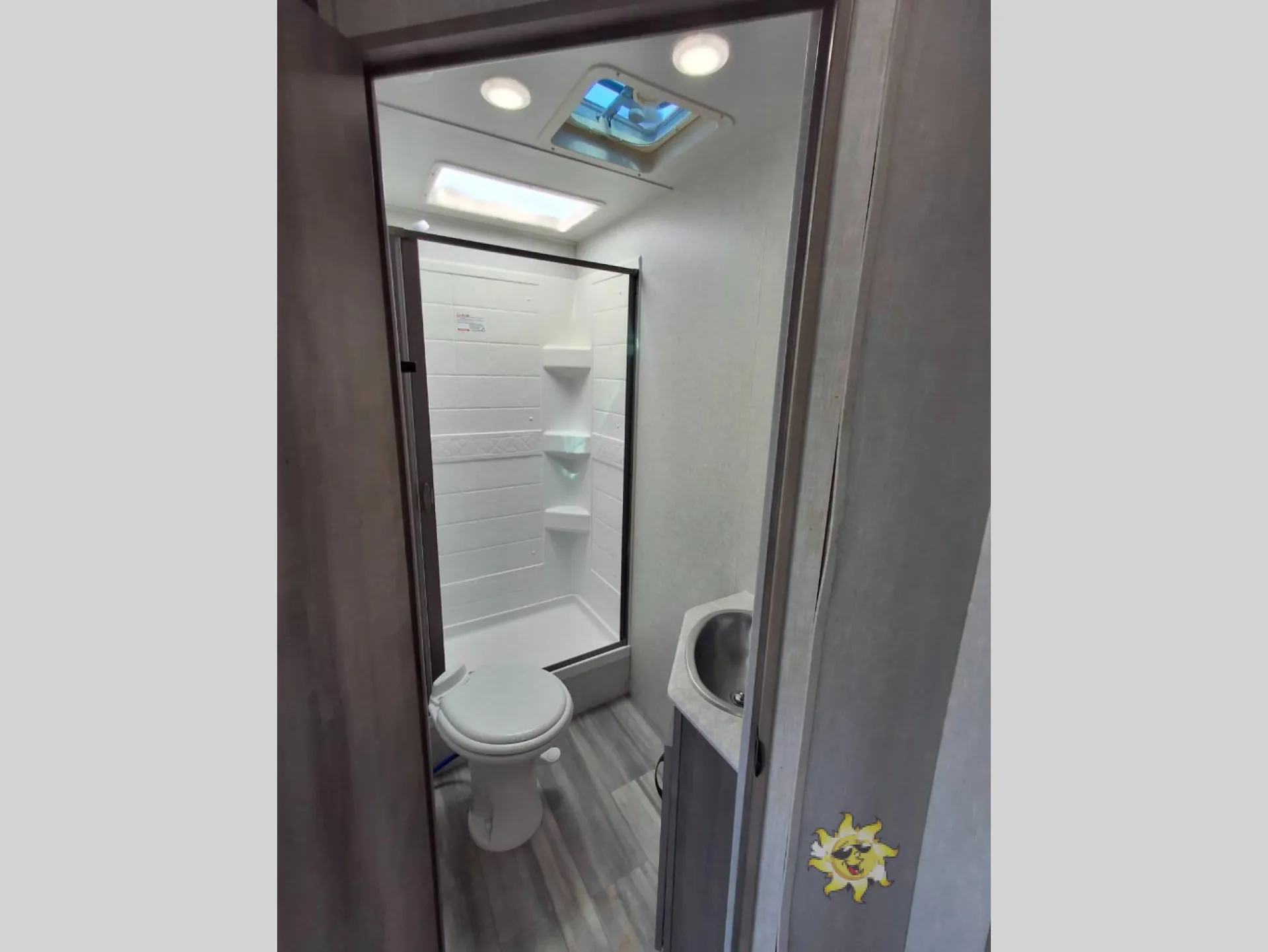 2021 Winnebago Voyage V3033BH - Photo 4