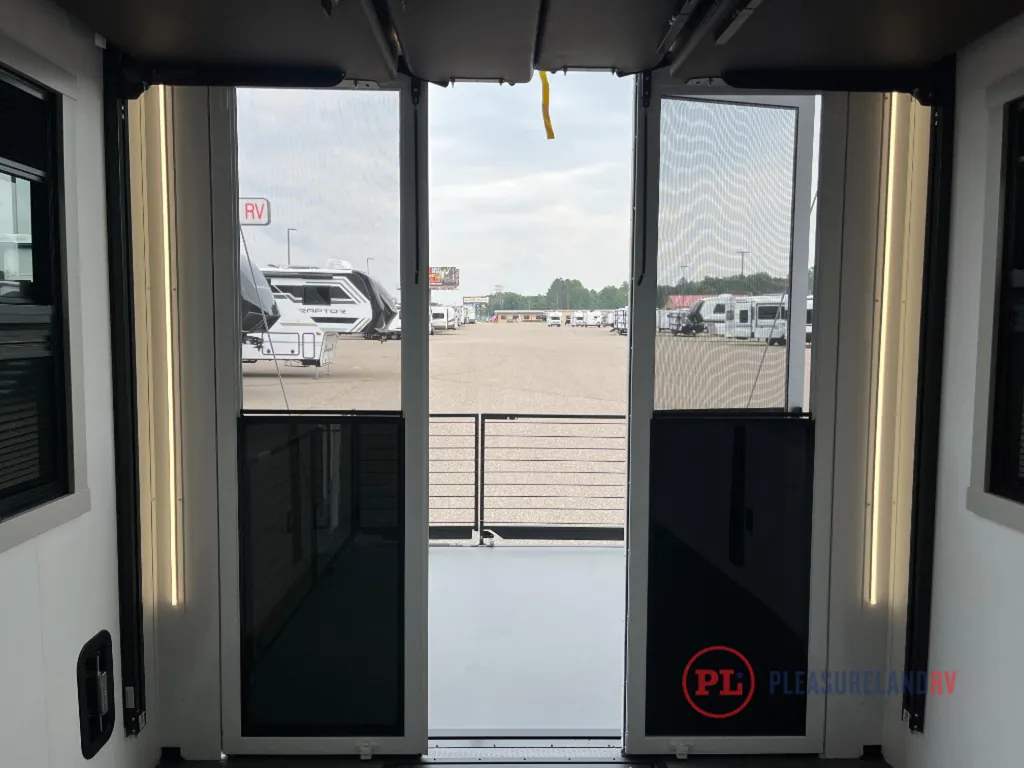 2026 Brinkley Model G 3970, Photos photo 10