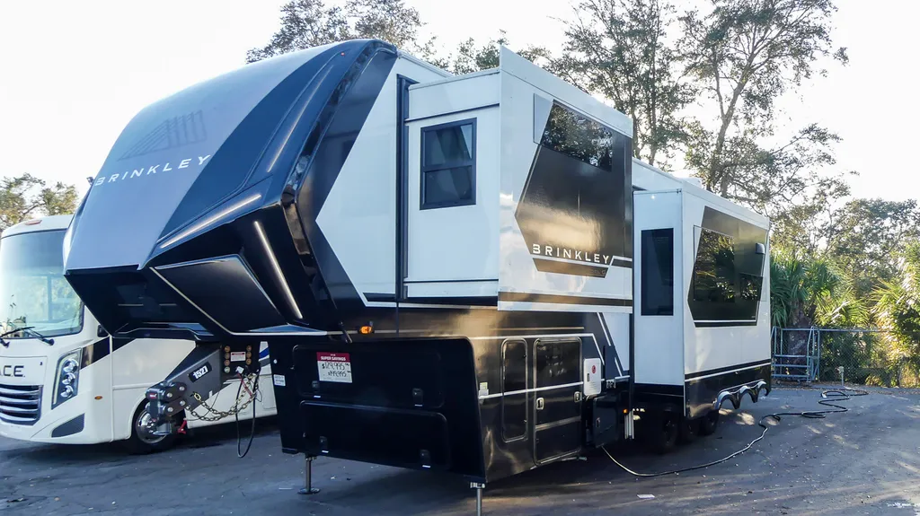 2025 Brinkley Model G 3250, Photos photo 5