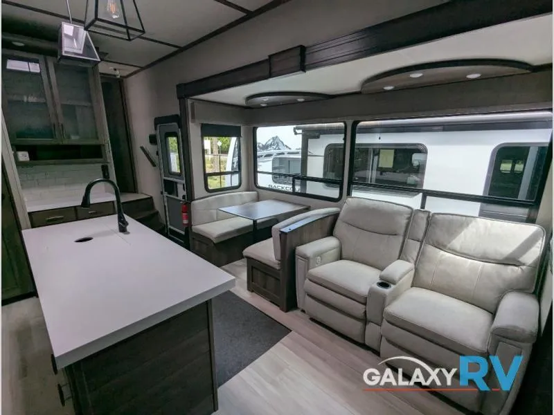 2021 Grand Design Solitude 3740BH - Photo 3