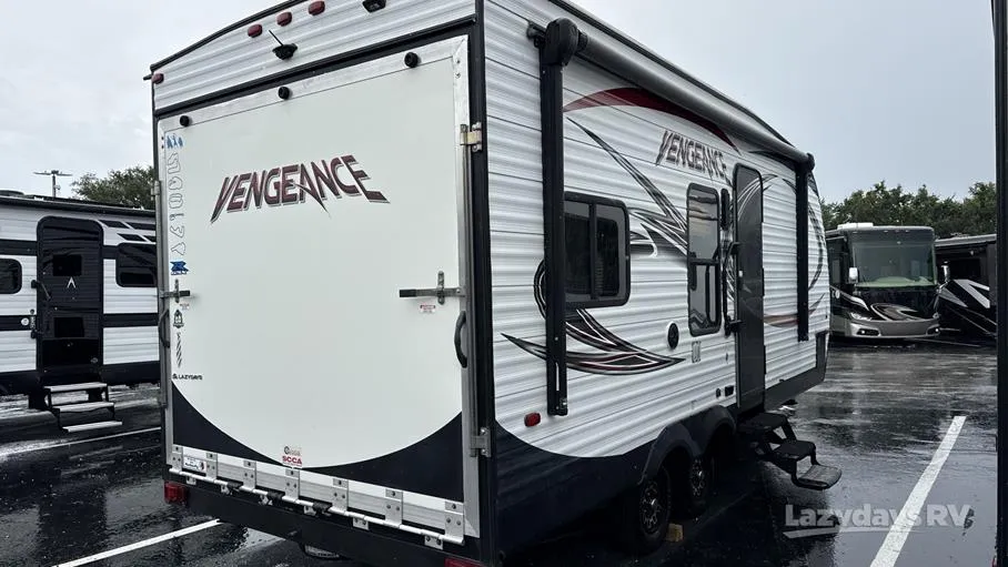2016 Forest River Cherokee Vengeance 19V - Photo 2