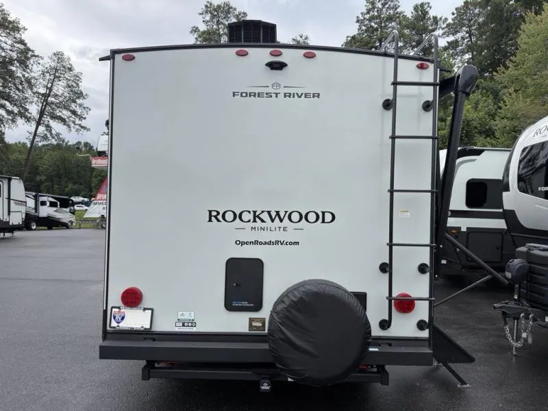 2027 Forest River Rockwood Mini Lite 2109S — Photo 5