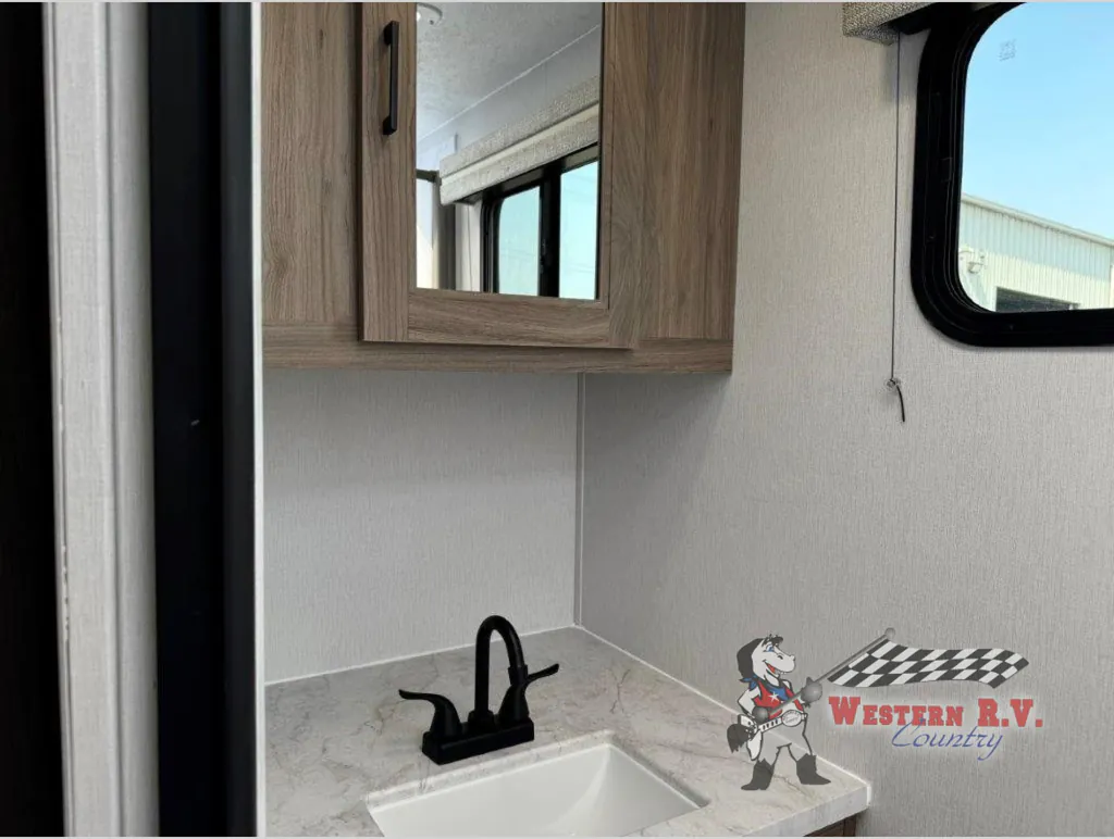 2025 Coachmen Freedom Express Select 18SE, Photos photo 12