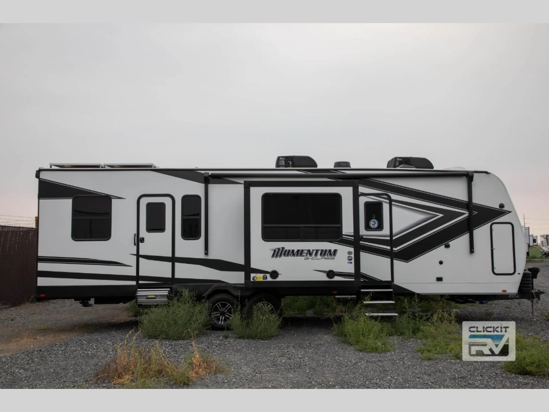2023 Grand Design Momentum G-Class 31G - Photo 3