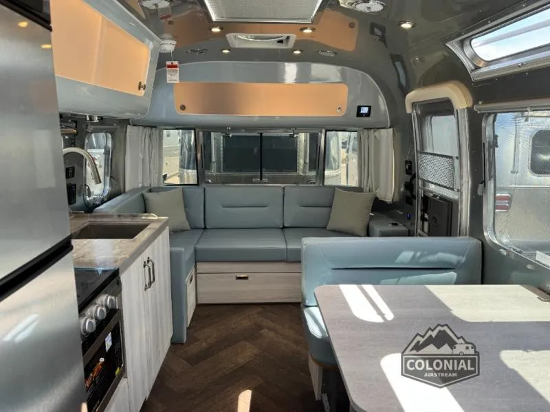 2026 Airstream International 28RB - Photo 3