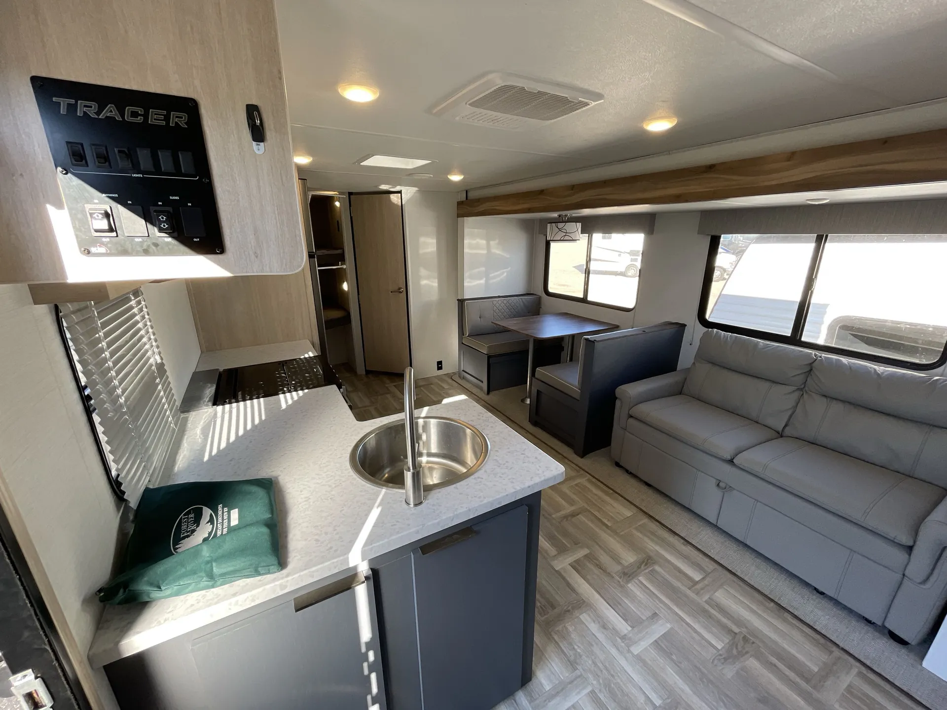 2024 Prime Time Tracer 270BHSLE — living area main