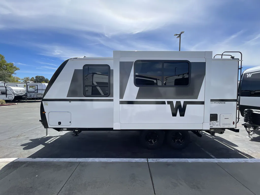 2027 Winnebago Micro Minnie 2108DS, Photos photo 6