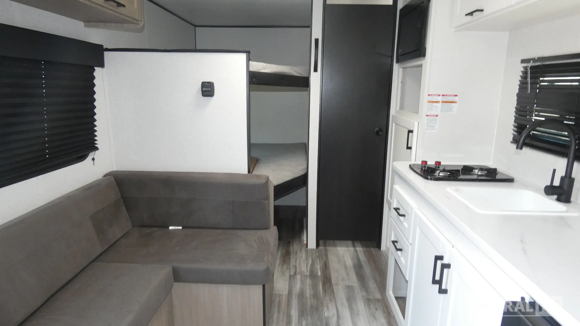 2026 Jayco Jay Flight SLX 172DBW - Photo 3