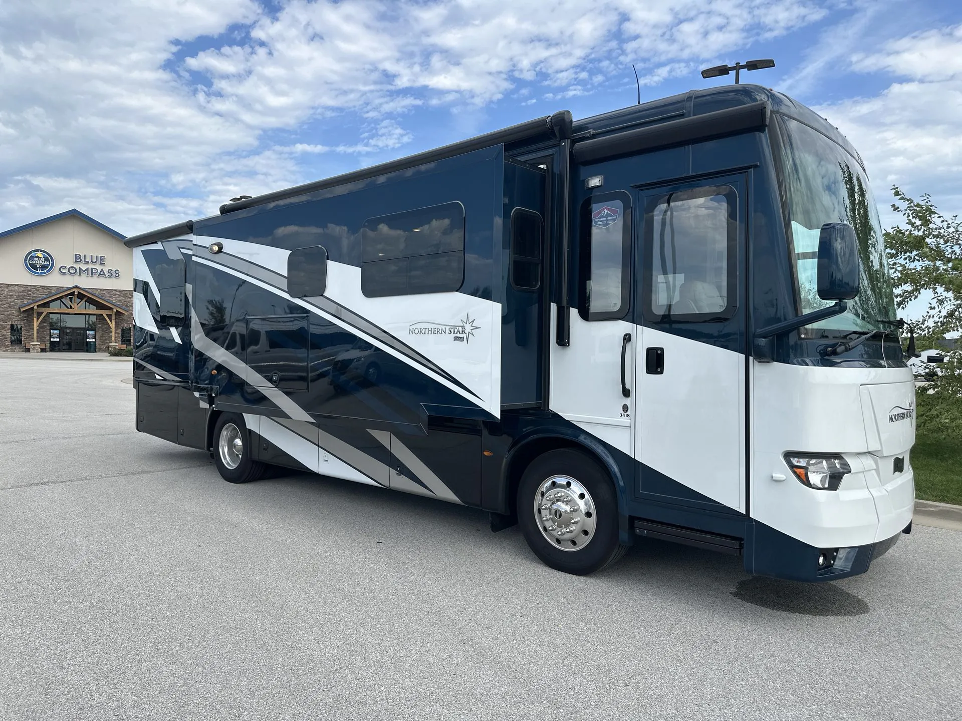 2026 Newmar Northern Star 3418 - Photo 2