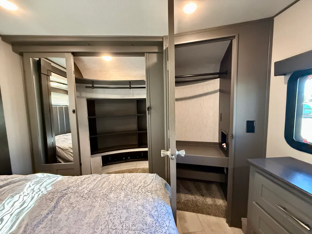 2020 Grand Design Momentum 397TH, Photos photo 17