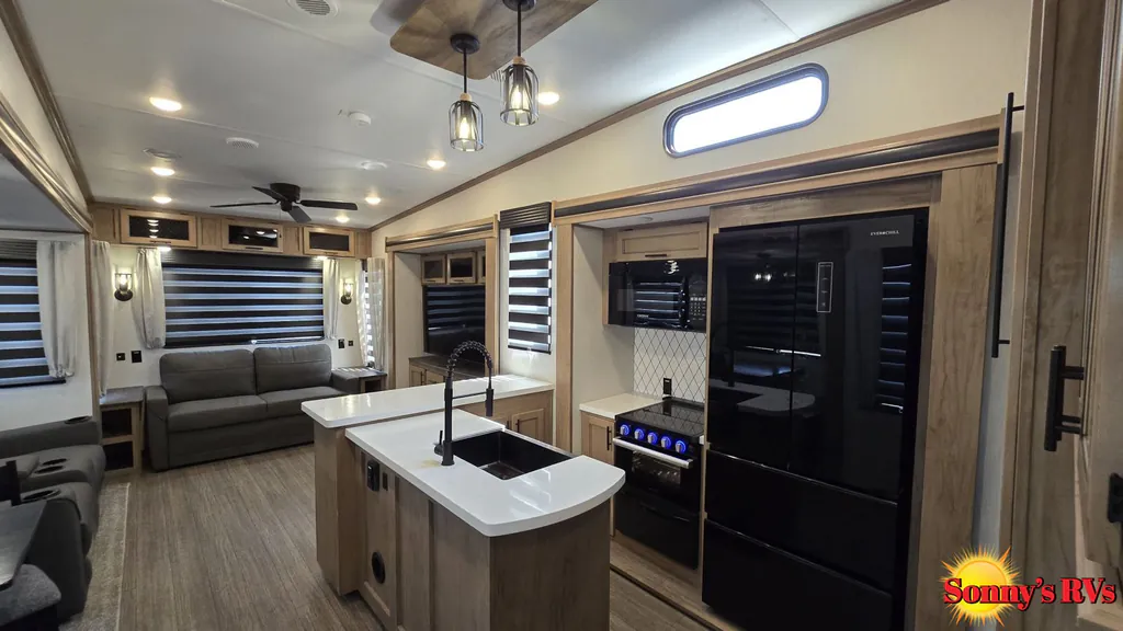 2023 Forest River Sabre 38RLH, Photos photo 22