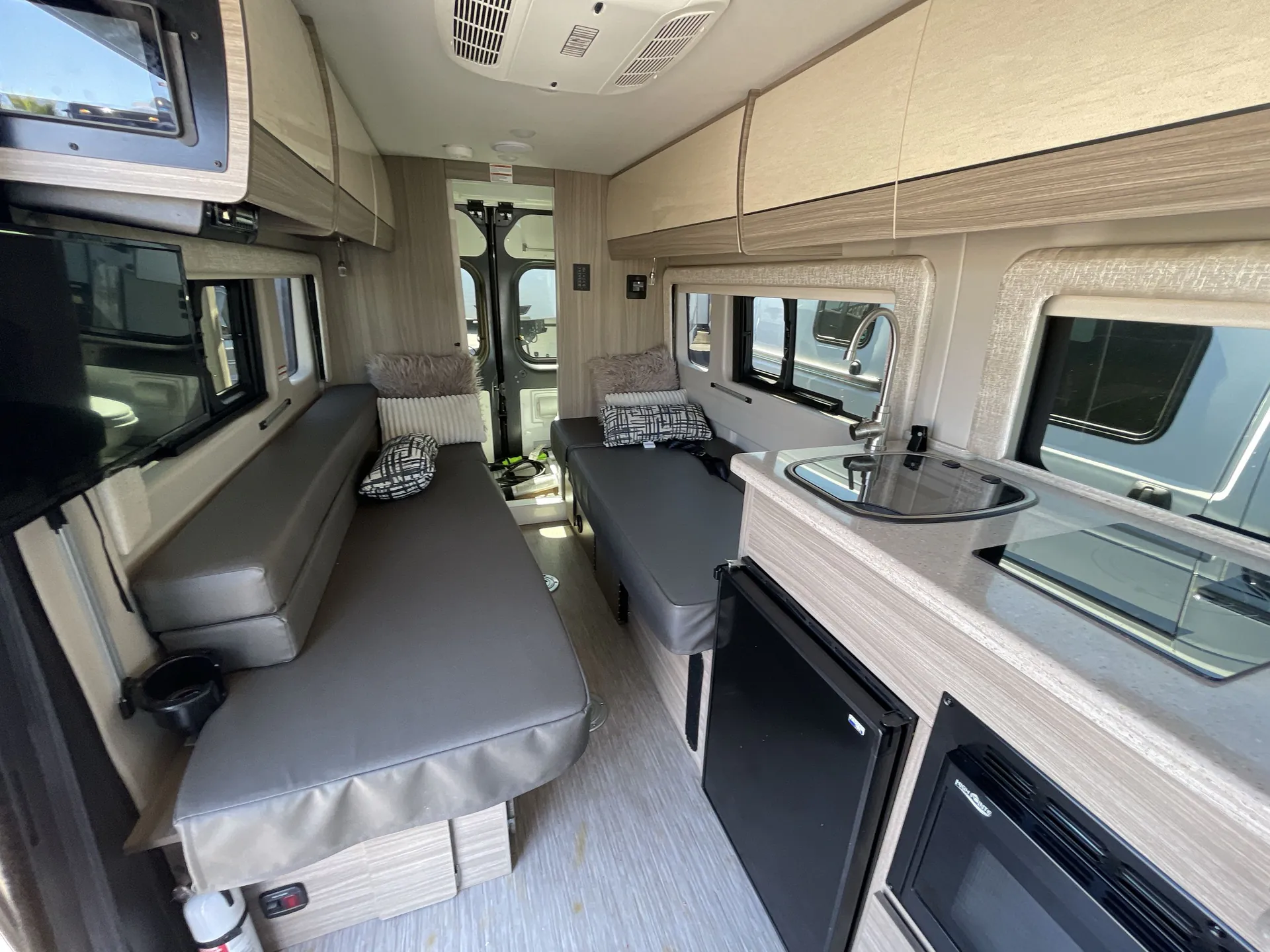 2022 Jayco Swift Li 20TL — living area main