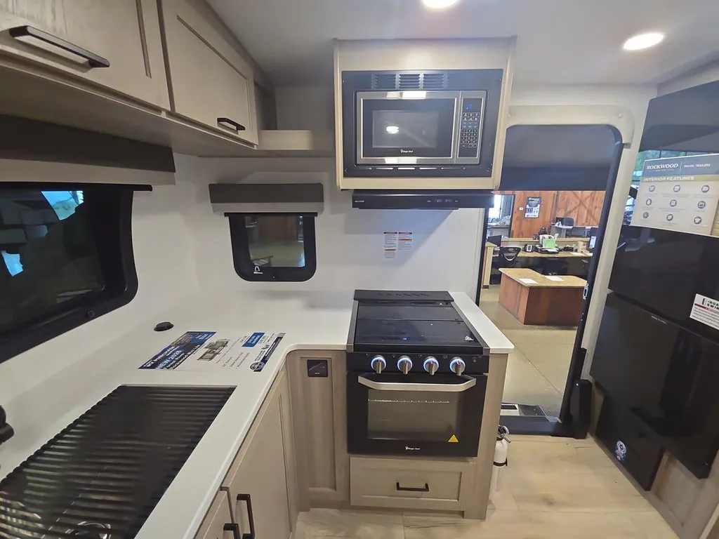 2026 Forest River Rockwood Mini Lite 2506FK, Photos photo 5