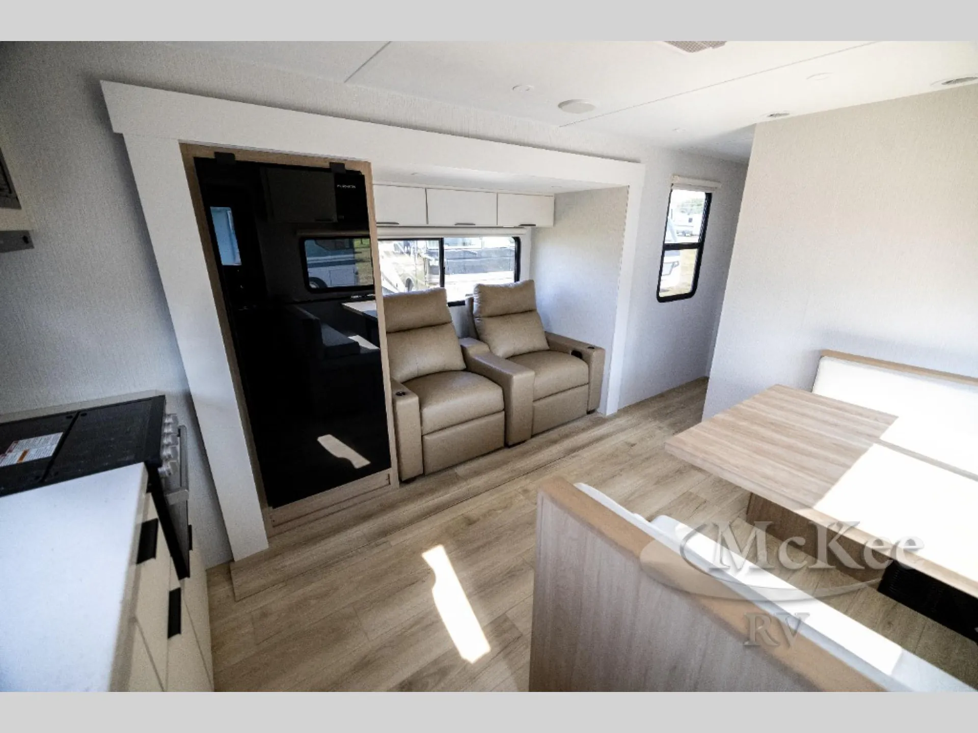 2026 Winnebago Thrive 24RKS - Photo 3