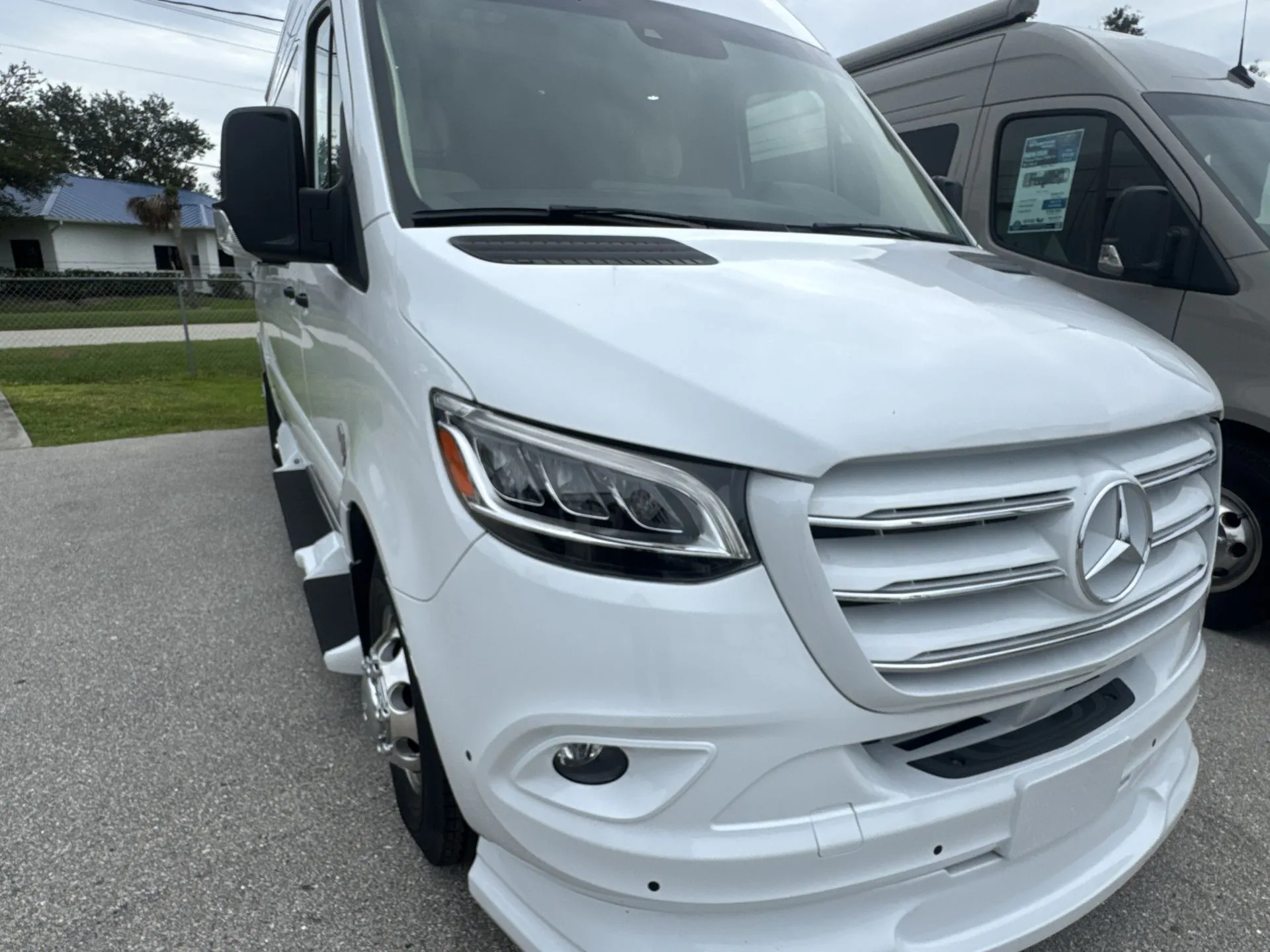 2025 OGV Luxury Coach V-RV 5RLA - Photo 2