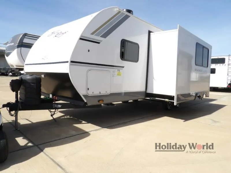 2025 Highland Ridge Range Lite 241BH - Photo 3