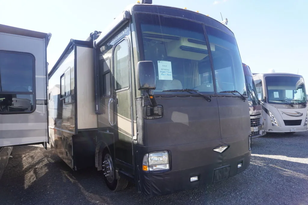 2005 Fleetwood Discovery 39S - Photo 3