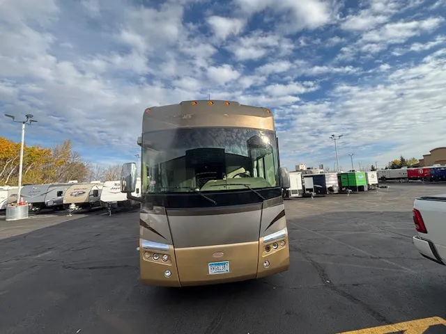 2007 Winnebago Tour 40TD - Photo 2