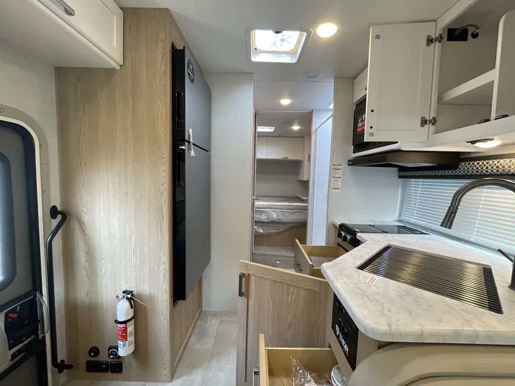 2026 Thor Motor Coach Freedom Elite 28HZ, Photos photo 29