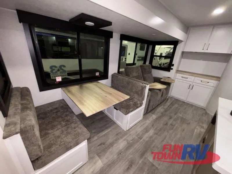 2026 Jayco Eagle HT 312BHOK - Photo 4