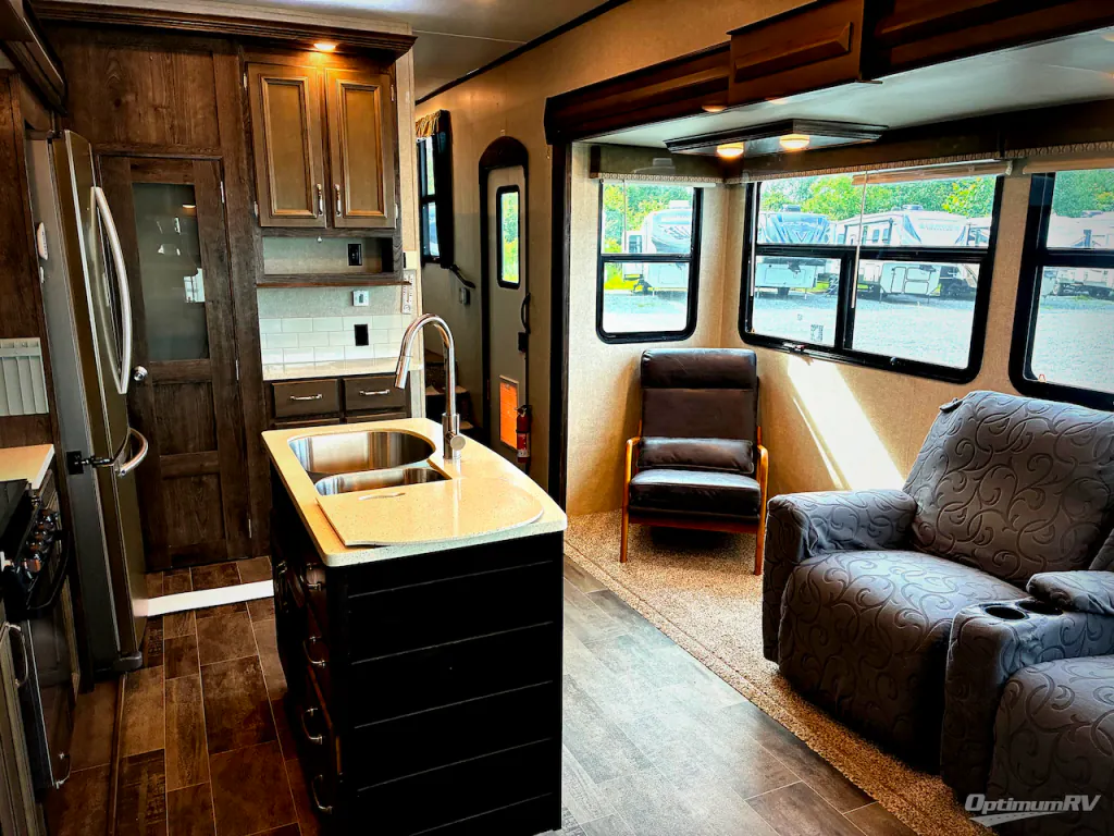 2018 Keystone Montana High Country 385BR, Photos photo 12