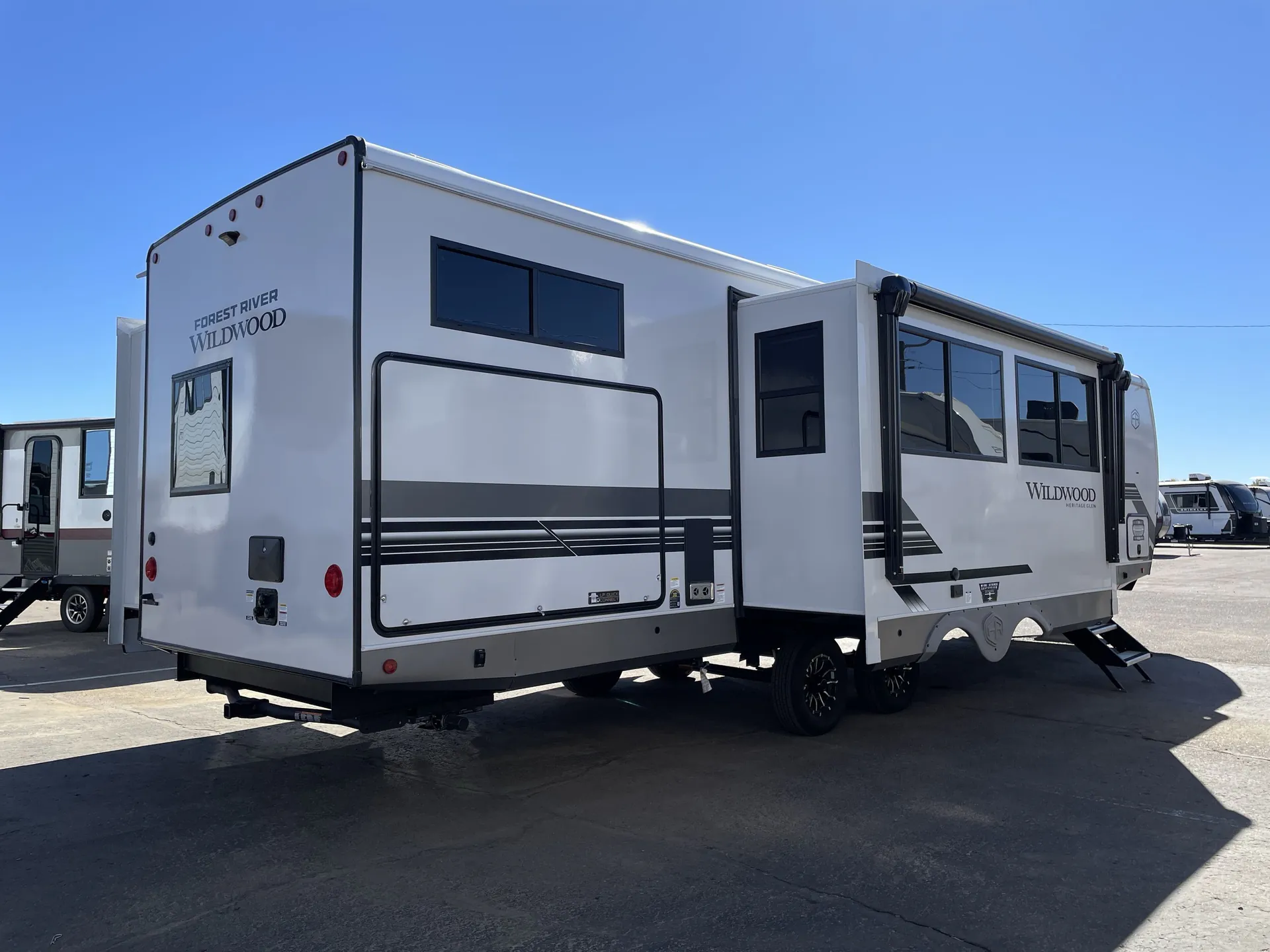 2027 Forest River Wildwood Heritage Glen 310BHI — off campside