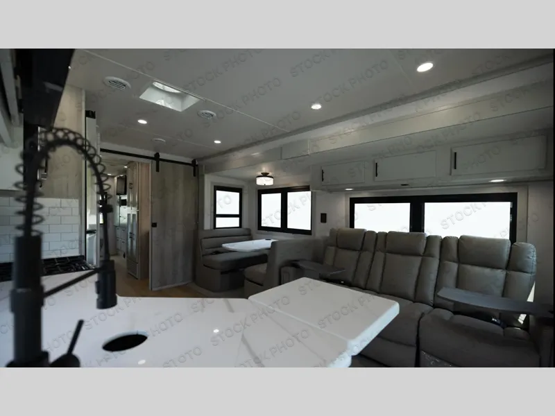2027 Dynamax Corp Europa 34SS - Photo 4