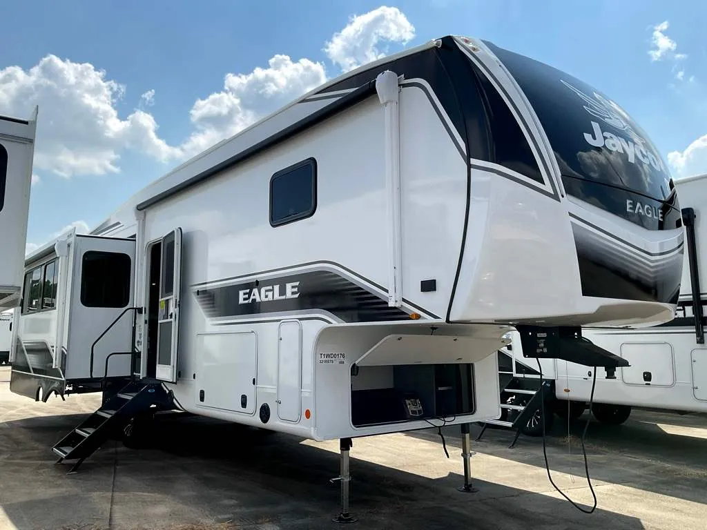 2026 Jayco Eagle 321RSTS - Photo 2